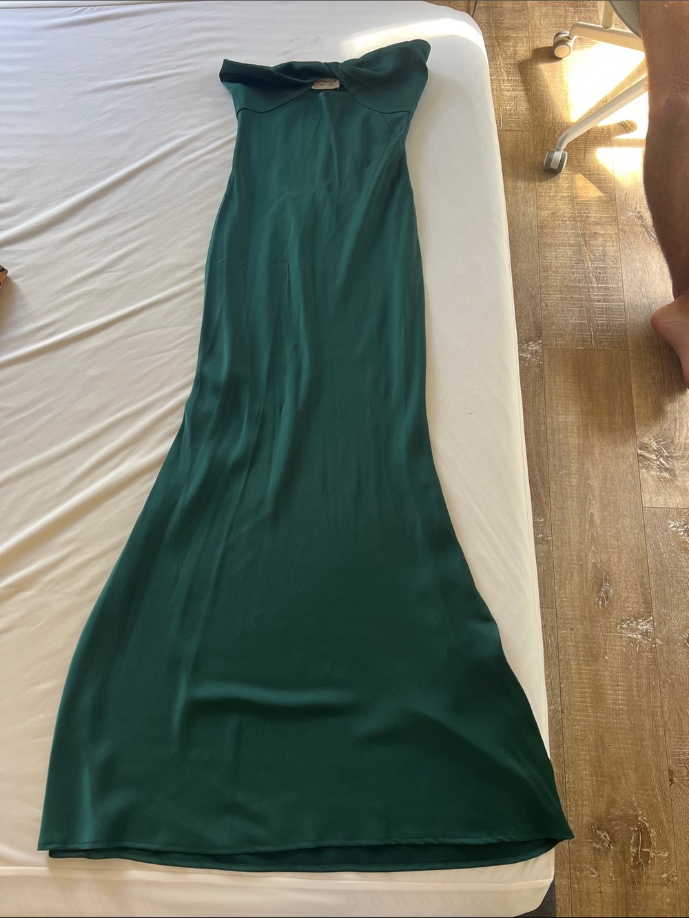 Elegant Strapless Emerald Green Maxi Dress